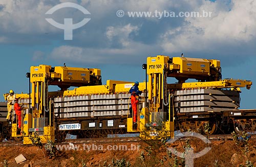  Subject: Transportation equipment and placing sleepers of the Railroad Transnordestina - TLSA - Transnordestina Logística S/A / Place: Salgueiro city - Pernambuco state (PE) - Brazil / Date: 10/2011 