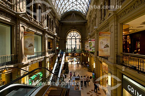  Subject: Inside View Shopping Center / Place: Buenos Aires city - Argentina - South America / Date: 03/2010 