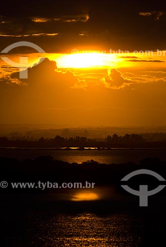  Subject: Sunset on Guaiba Lake  / Place: Porto Alegre city - Rio Grande do Sul state (RS) - Brazil / Date: 12/2011 