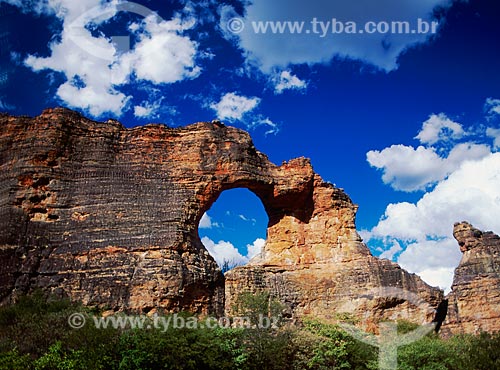  Subject: Furada stone (stone punctured) - Serra da Capivara National Park / Place: Piaui state (PI) - Brazil / Date: 08/2007 