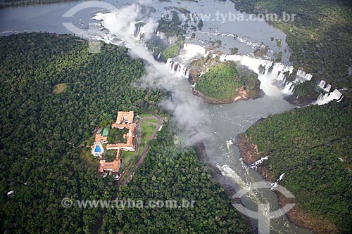  Subject: Aerial view of the hotel on the banks of the Iguassu Waterfalls / Place: Foz do Iguacu city - Parana state (PR) - Brazil / Date: 06/2010 