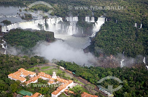  Subject: Aerial view of the hotel on the banks of the Iguassu Waterfalls / Place: Foz do Iguacu city - Parana state (PR) - Brazil / Date: 06/2010 