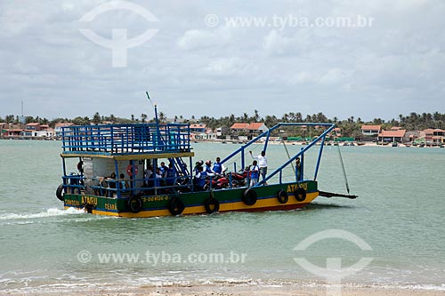  Subject: Ferry crossing Coreau River / Place: Camocim city - Ceara state (CE) - Brazil / Date: 11/2011 