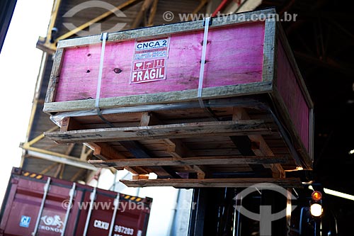  Subject: Cargo transportation in Santo Cristo Terminal - Portuary Zone of Rio de Janeiro / Place: Rio de Janeiro city - Rio de Janeiro state (RJ) - Brazil / Date: 01/2012 