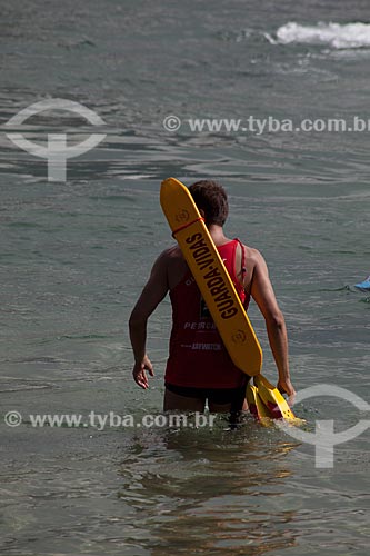  Subject: Firemen lifeguards on Copacabana Beach / Place: Copacabana  neighborhood - Rio de Janeiro city - Rio de Janeiro state (RJ) - Brazil / Date: 04/2012 