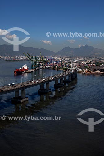  Subject: Aerial view of the Rio-Niteroi Bridge with Port of Rio de Janeiro in the background / Place: Rio de Janeiro city - Rio de Janeiro state (RJ) - Brazil / Date: 03/2012 