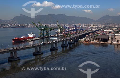  Subject: Aerial view of the Rio-Niteroi Bridge with Port of Rio de Janeiro in the background / Place: Rio de Janeiro city - Rio de Janeiro state (RJ) - Brazil / Date: 03/2012 