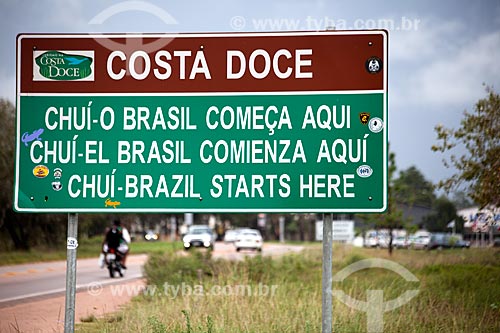  Subject: Plaque in the Brazil-Uruguay border / Place: Chui city - Rio Grande do Sul state (RS) - Brazil / Date: 02/2012 