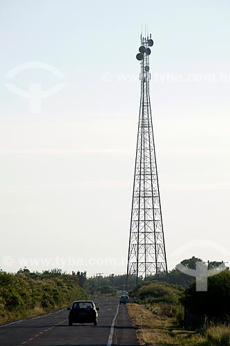  Subject: Telecommunication antenna on the banks of Highway RS-101 / Place: Mostardas city - Rio Grande do Sul state (RS) - Brazil / Date: 02/2012 