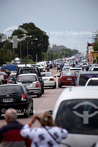  Subject: Traffic in the Brazil-Uruguay border / Place: Chui city  -  Rio Grande do Sul state  ( RS )   -  Brazil / Date: 02/2012 