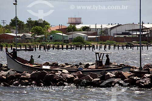  Subject: Fishing colony Z3 - Patos Lagoon / Place: Pelotas city - Rio Grande do Sul state (RS) - Brazil / Date: 02/2012 