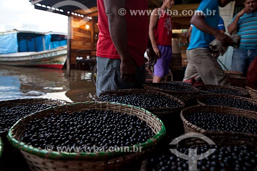  Subject: Baskets with Acai fruit in the Santana market (Beirada de Santana) / Place: Santana city - Amapa state (AP) - Brazil / Date: 04/2012 