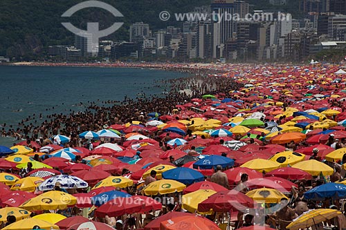  Subject: Bathers in the Ipanema beach / Place: Rio de Janeiro city - Rio de Janeiro state (RJ) - Brazil / Date: 04/2012 