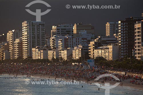  Subject: Bathers in the Ipanema beach / Place: Rio de Janeiro city - Rio de Janeiro state (RJ) - Brazil / Date: 04/2012 