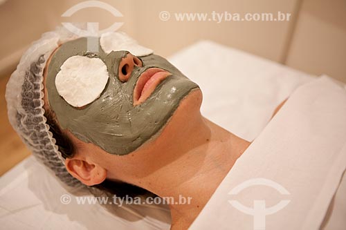  Subject: Geotherapy facial (Medicinal clay) / Place: Rio de Janeiro city  -  Rio de Janeiro state  ( RJ )   -  Brazil / Date: 05/2012 