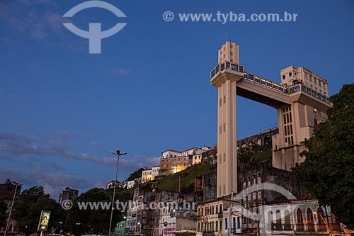  Subject: Lacerda Elevator at nightfall / Place: Cidade Baixa neighborhood - Salvador city - Bahia state (BA) - Brazil / Date: 07/2012 