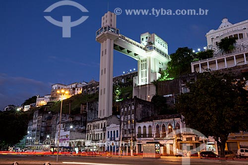  Subject: Lacerda Elevator at nightfall / Place: Cidade Baixa neighborhood - Salvador city - Bahia state (BA) - Brazil / Date: 07/2012 
