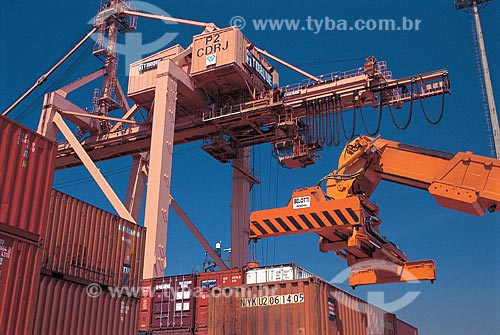  Subject: Loading containers at the Port of Rio de Janeiro / Place: Rio de Janeiro city - Rio de Janeiro state (RJ) - Brazil / Date: 08/2006 