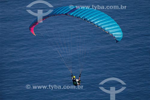  Subject: Person practicing Paragliding / Place: Sao Conrado neighborhood - Rio de Janeiro city - Rio de Janeiro state (RJ) - Brazil / Date: 2001 