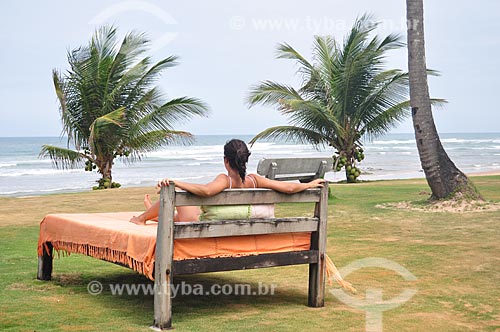  Subject: Woman ralaxing on bed on Taipus de Fora Beach - Marau Peninsula / Place: Marau city - Bahia state (BA) - Brazil / Date: 10/2011 