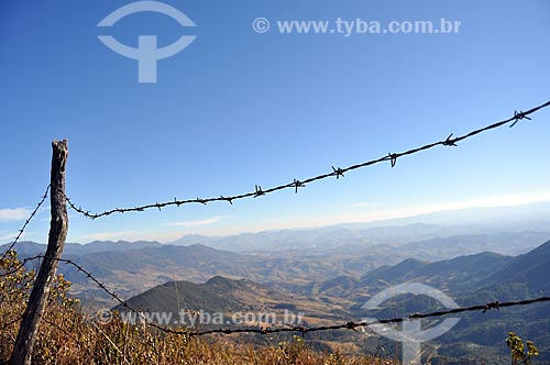  Subject: Barbed wire fence / Place: Itamonte city - Minas Gerais state (MG) - Brazil / Date: 07/2011 