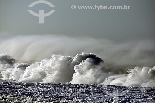  Subject: Wave on Leblon Beach / Place: Leblon neighborhood - Rio de Janeiro city - Rio de Janeiro state (RJ) - Brazil / Date: 05/2011 