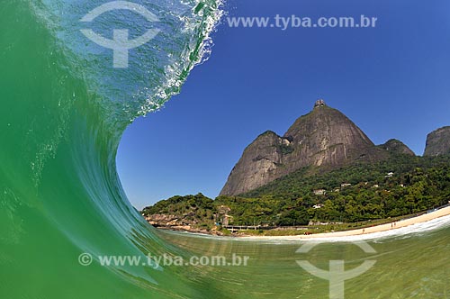  Subject: Wave on Sao Conrado Beach / Place: Sao Conrado neighborhood - Rio de Janeiro city - Rio de Janeiro state (RJ) - Brazil / Date: 12/2010 