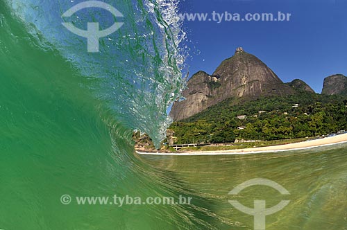  Subject: Wave on Sao Conrado Beach / Place: Sao Conrado neighborhood - Rio de Janeiro city - Rio de Janeiro state (RJ) - Brazil / Date: 12/2010 