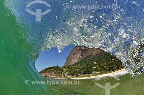  Subject: Wave on Sao Conrado Beach / Place: Sao Conrado neighborhood - Rio de Janeiro city - Rio de Janeiro state (RJ) - Brazil / Date: 12/2010 