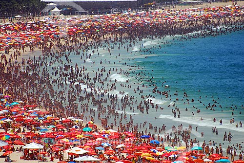  Subject: Crowded Copacabana Beach / Place: Copacabana neighborhood - Rio e Janeiro city - Rio de Janeiro state (RJ) - Brazil / Date: 11/2009 