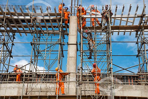  Subject: Workers in construction of Pumping Unit - Project of Integration of Sao Francisco River with the watersheds of Northeast setentrional / Place: Floresta city - Pernambuco state (PE) - Brazil / Date: 08/2012 