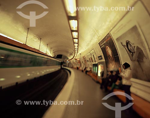  Subject: Subway station in Paris / Place: Paris - France - Europe / Date: 12/2008 