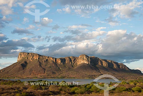  Subject: Macico Serra Talhada and dam Cachoeira that supplies the city / Place: Serra Talhada city - Pernambuco state (PE) - Brazil / Date: 08/2012 