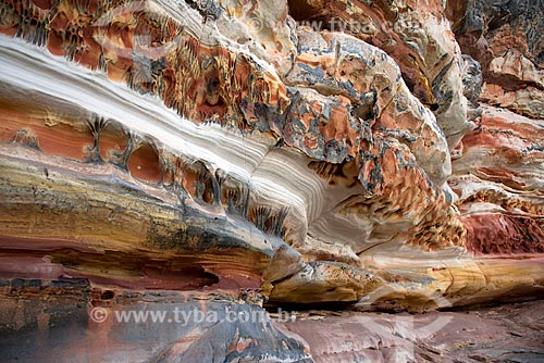  Subject: Colored layers of sandstone in Catimbau National Park / Place: Buique city - Pernambuco state (PE) - Brazil / Date: 08/2012 