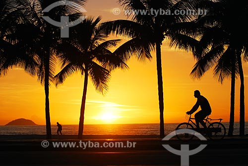  Subject: Dawn on Copacabana Beach / Place: Copacabana neighborhood - Rio de Janeiro city - Rio de Janeiro state (RJ) - Brazil / Date: 02/2009 