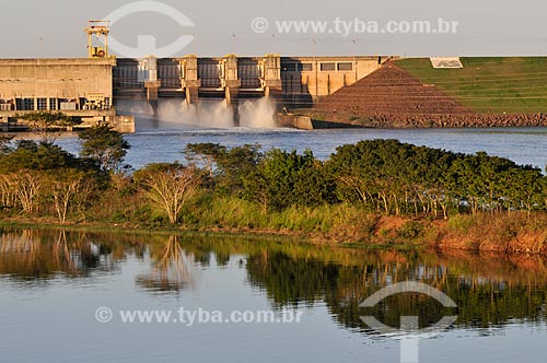  Subject: Spillway of Nova Avanhandava Hydroelectric Plant (1982) / Place: Buritama city - Sao Paulo state (SP) - Brazil / Date: 07/2012 