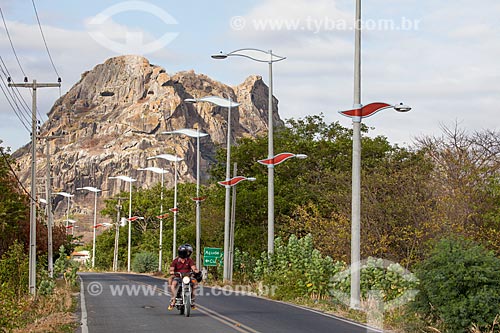  Subject: Road that connects Quixada to Cedro Dam / Place: Quixada city - Ceara state (CE) - Brazil / Date: 11/2012 