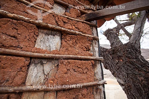  Subject: Detail of clay house / Place: Quixada city - Ceara state (CE) - Brazil / Date: 11/2012 