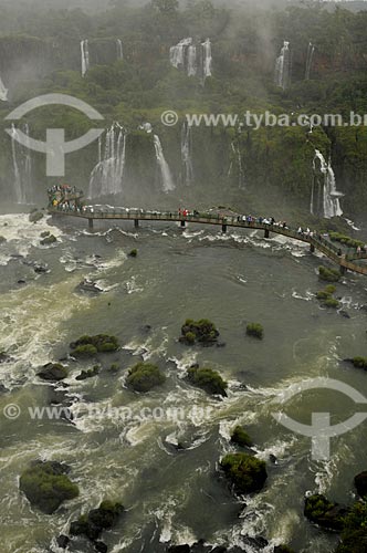  Subject: Footbridge to mirante of Iguassu waterfalls on Iguassu National Park / Place: Foz do Iguacu city - Parana state (PR) - Brazil / Date: 07/2012 