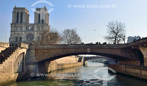  Subject: Petit Pont (Little Bridge) - 1853 / Place: Paris - France - Europe / Date: 02/2012 