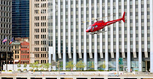  Subject: Helicopter near to Downtown Manhattan Heliport / Place: Manhattan - New York - United States of America - North America / Date: 08/2010 