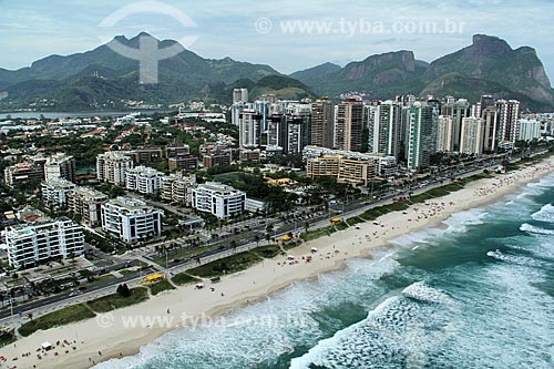  Subject: View of Barra da Tijuca Beach, avenue Sernambetiba and Two Brothers Mountain in the background / Place: Rio de Janeiro city - Rio de Janeiro state (RJ) - Brazil / Date: 12/2012 