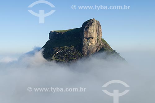  Subject: Rock of Gavea over the clouds / Place: Barra da Tijuca neighborhood - Rio de Janeiro city - Rio de Janeiro state (RJ) - Brazil / Date: 07/2012 