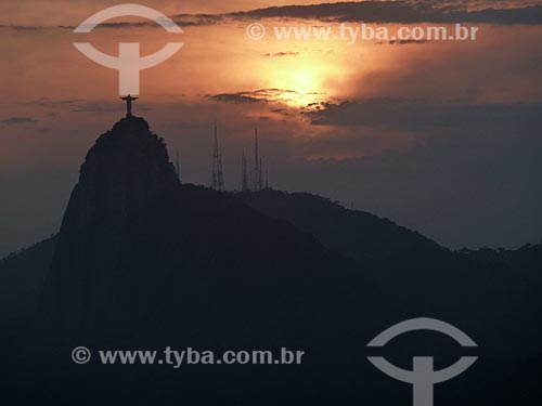  Subject: Sunset with Christ the Redeemer and Corcovado Mountain with antennas of Sumare Mountain in the background / Place: Rio de Janeiro city - Rio de Janeiro state (RJ) - Brazil / Date: 09/2011 