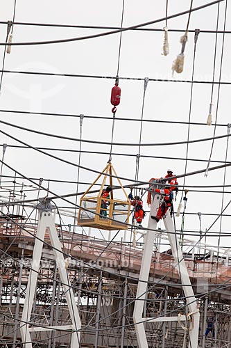  Subject: Reform Journalist Mario Filho Stadium - also known as Maracana - hoisting cables that will support the roof of the stadium / Place: Maracana neighborhood - Rio de Janeiro city - Rio de Janeiro (RJ) - Brazil / Date: 01/2013 