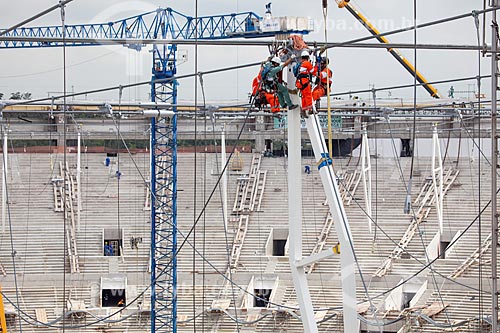  Subject: Reform Journalist Mario Filho Stadium - also known as Maracana - hoisting cables that will support the roof of the stadium / Place: Maracana neighborhood - Rio de Janeiro city - Rio de Janeiro (RJ) - Brazil / Date: 01/2013 