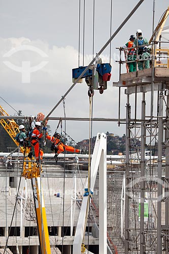  Subject: Reform Journalist Mario Filho Stadium - also known as Maracana - hoisting cables that will support the roof of the stadium / Place: Maracana neighborhood - Rio de Janeiro city - Rio de Janeiro (RJ) - Brazil / Date: 01/2013 