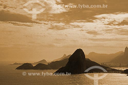  Subject: Sugar loaf with mountains in the background / Place: Rio de Janeiro city - Rio de Janeiro state (RJ) - Brazil / Date: 12/2012 