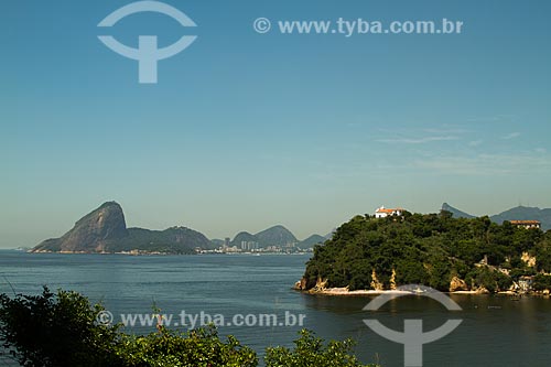  Subject: View of Boa Viagem Island with the Nossa Senhora da Boa Viagem Chapel (XVIII century) and Sugar loaf in the background / Place: Boa Viagem neighborhood - Niteroi city - Rio de Janeiro state (RJ) - Brazil / Date: 12/2012 