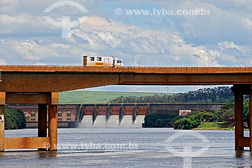  Subject: Bridge over the Tiete river with Barra Bonita Hydroelectric the background / Place: Barra Bonita city - Sao Paulo state (SP) - Brazil / Date: 01/2009 